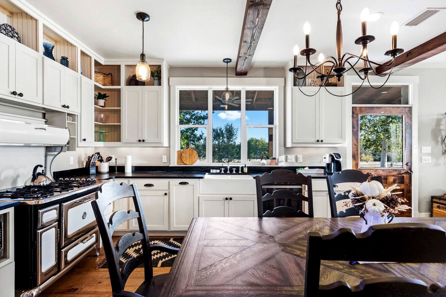 Countryside Cabin with Dreamy Interior Design in Fredericksburg, Texas