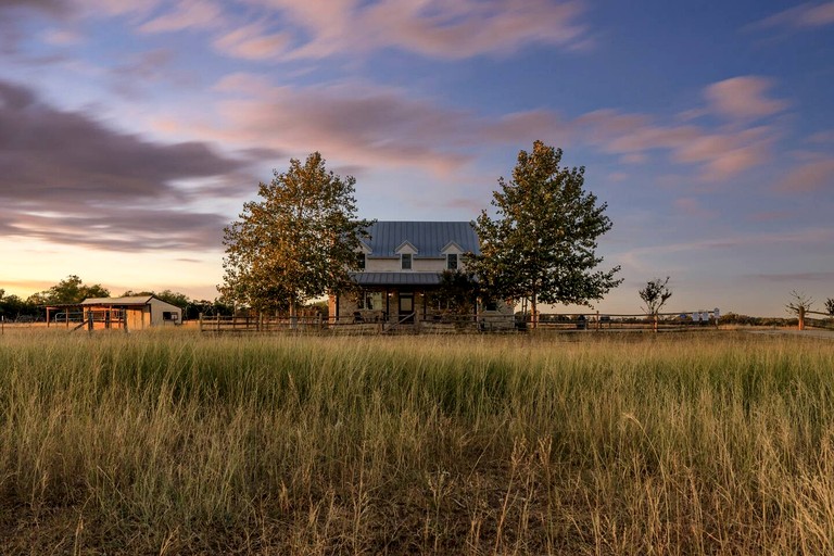 Countryside Cabin with Dreamy Interior Design in Fredericksburg, Texas