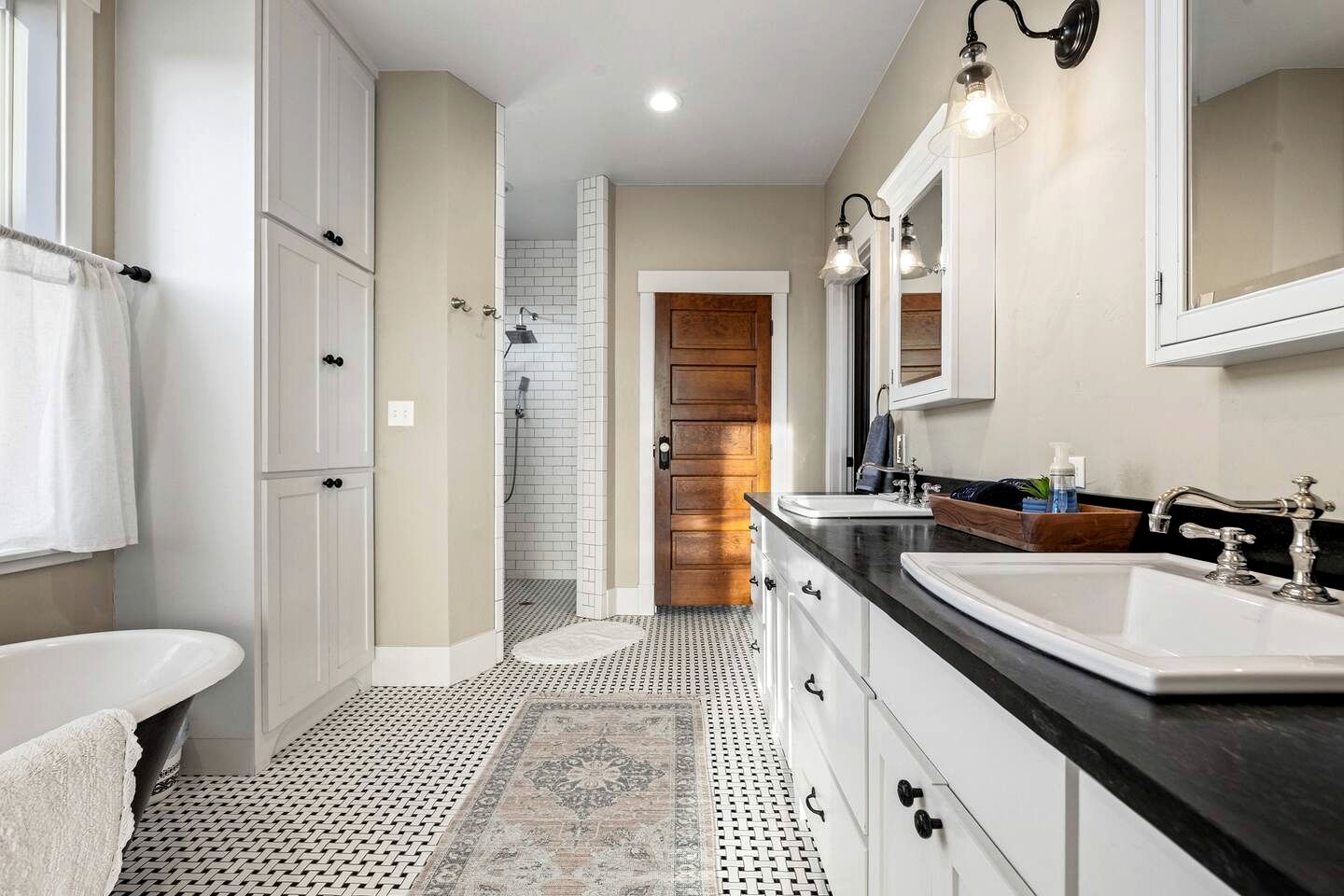 Countryside Cabin with Dreamy Interior Design in Fredericksburg, Texas