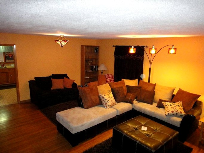 Countryside Cottage, Vacation Rentals, Blue Earth, United States of America Glamping Hub