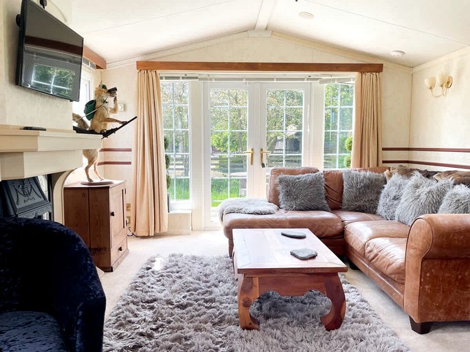Cabins (United Kingdom, --, England)