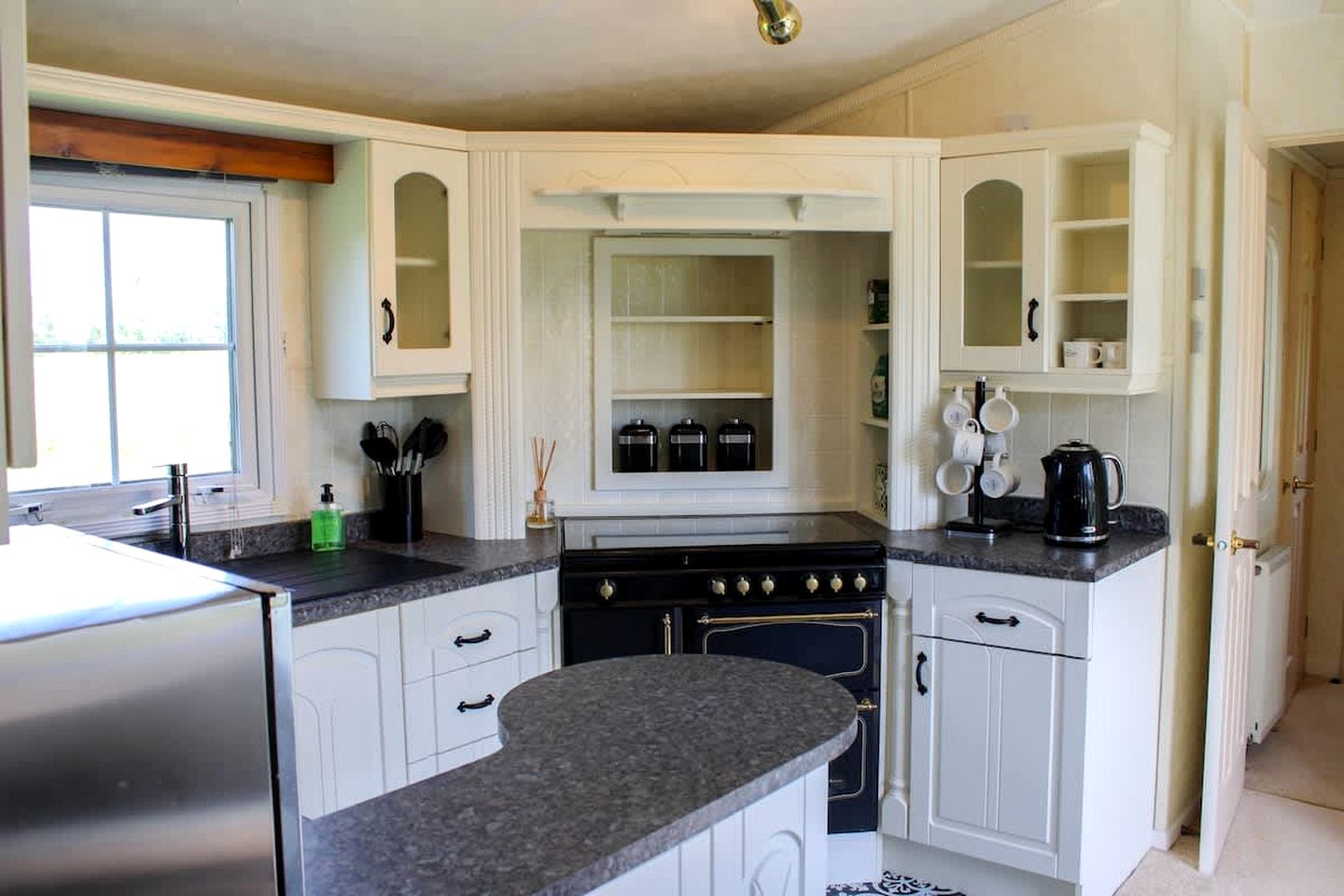 Captivating Countryside Cottage Haven near Lincolnshire Wolds in Lincolnshire