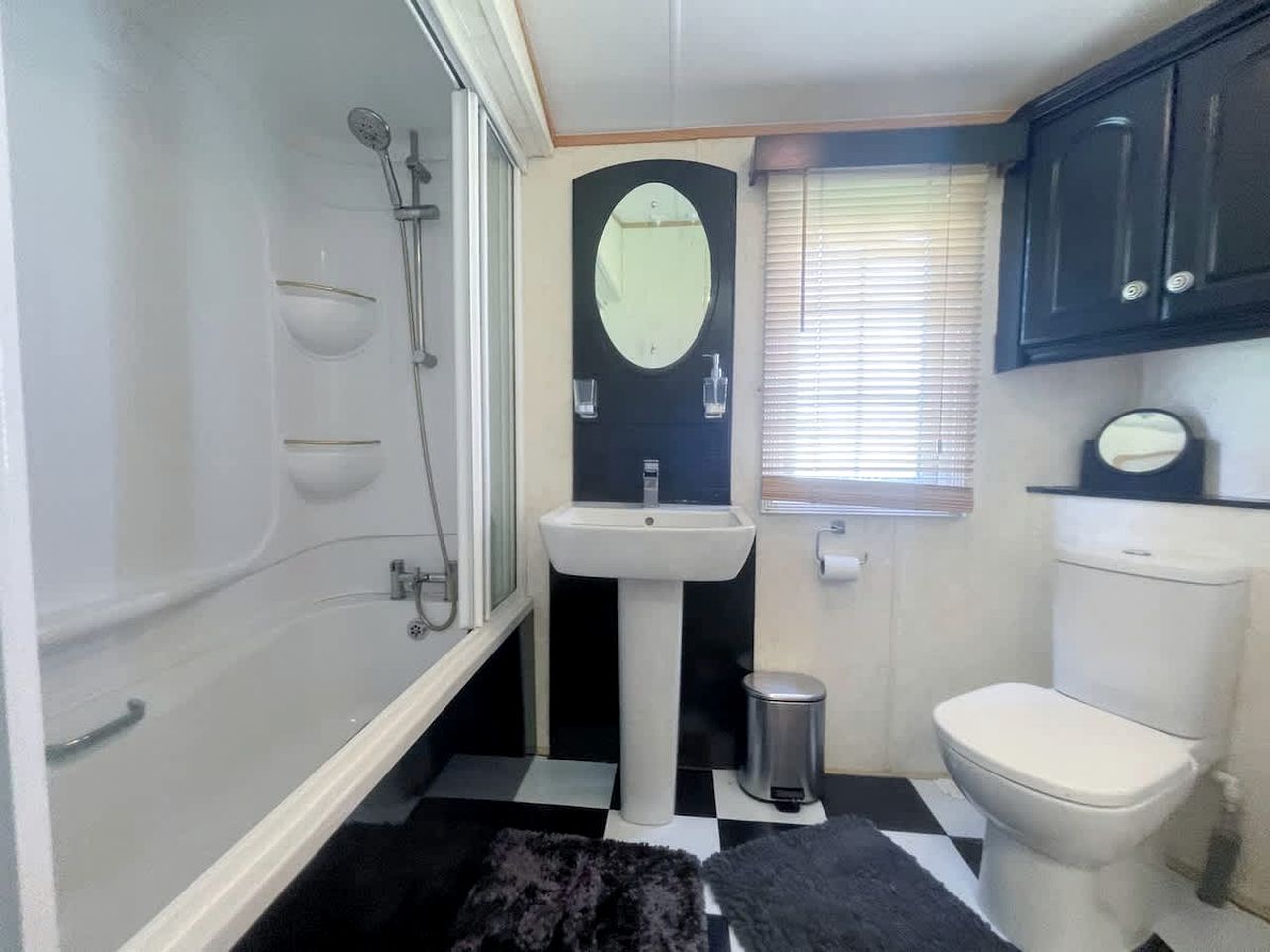 Captivating Countryside Cottage Haven near Lincolnshire Wolds in Lincolnshire