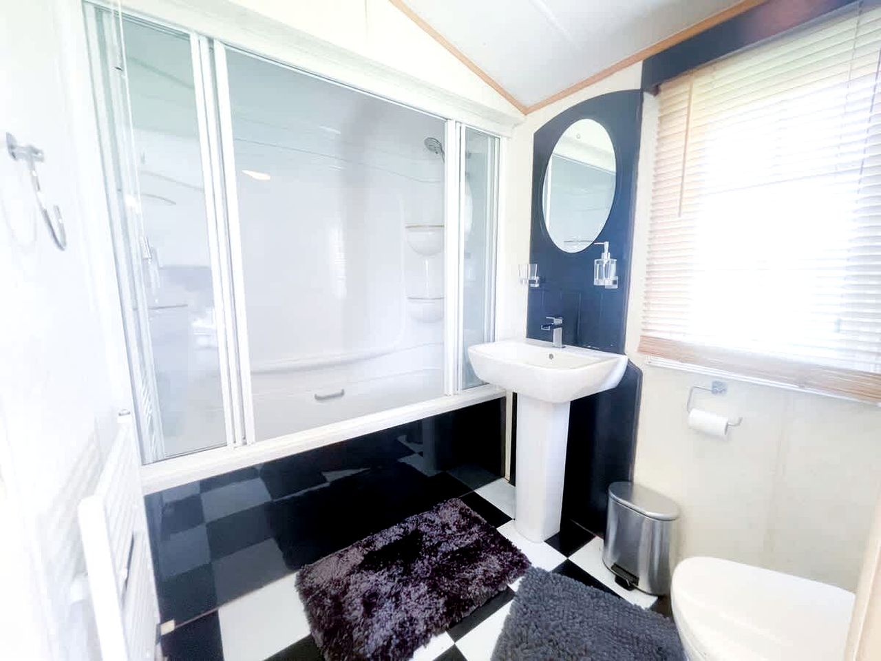 Captivating Countryside Cottage Haven near Lincolnshire Wolds in Lincolnshire