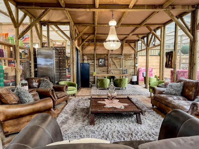 Cabins (United Kingdom, --, England)