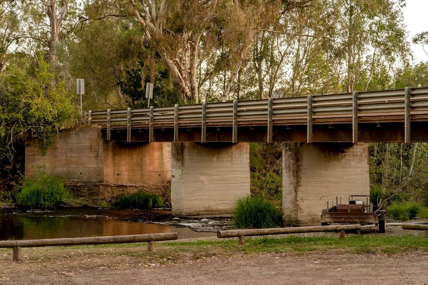 Countryside Tiny House for a Pet Friendly Glamping Getaway in Howes Creek, Victoria