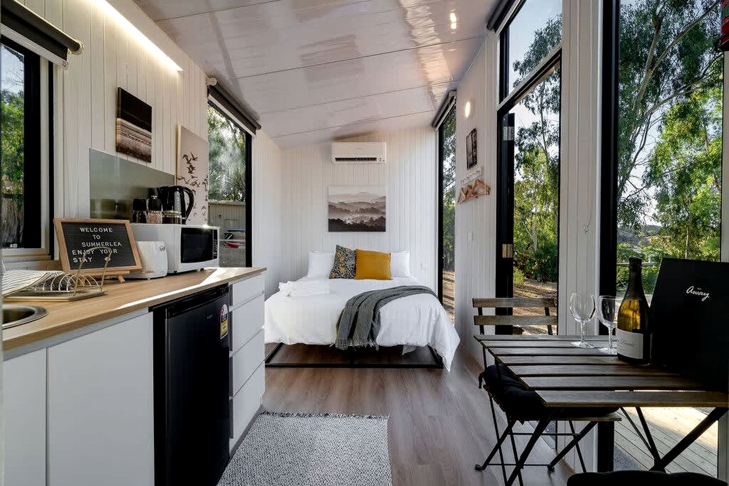 Countryside Tiny House for a Pet Friendly Glamping Getaway in Howes Creek, Victoria