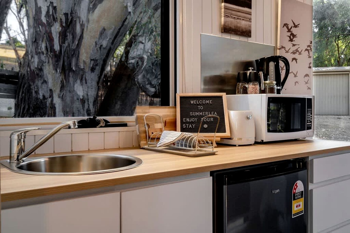 Countryside Tiny House for a Pet Friendly Glamping Getaway in Howes Creek, Victoria