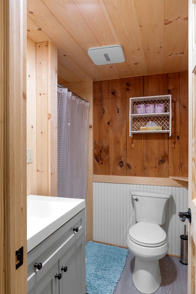 Rustic Couples' Cabin Rental with Fireplace near Hanover, New Hampshire