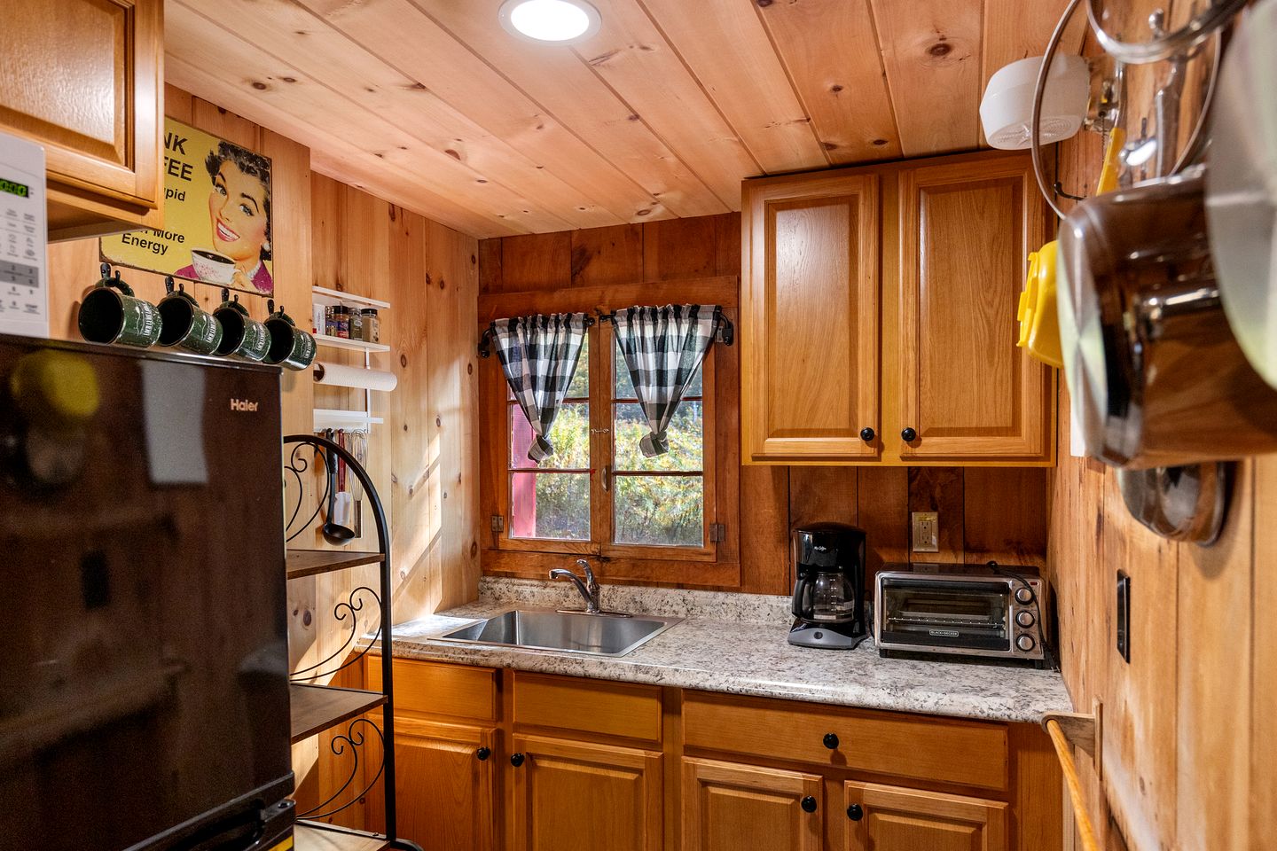 Rustic Couples' Cabin Rental with Fireplace near Hanover, New Hampshire