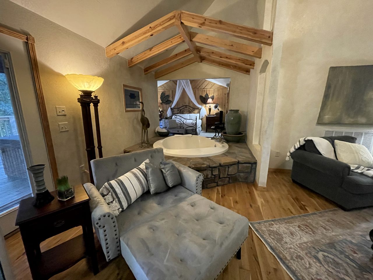 Impressive Log Cabin with Hot-tub and Fire Pit in Mount Ida, Arkansas