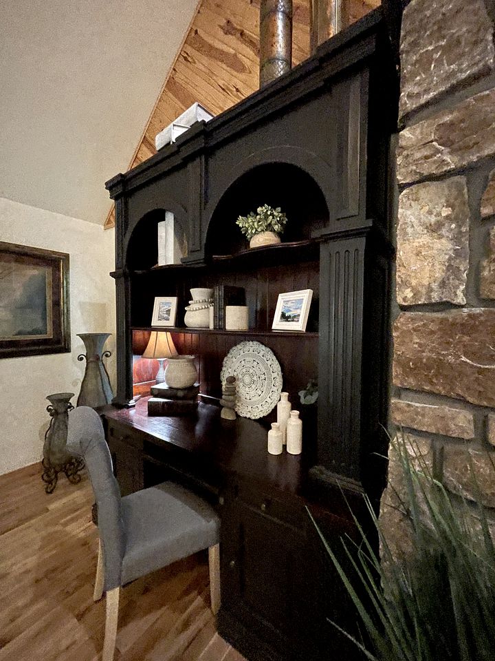 Impressive Log Cabin with Hot-tub and Fire Pit in Mount Ida, Arkansas