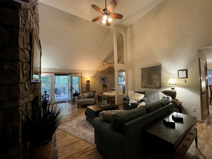 Cabins (United States of America, Mount Ida, Arkansas)