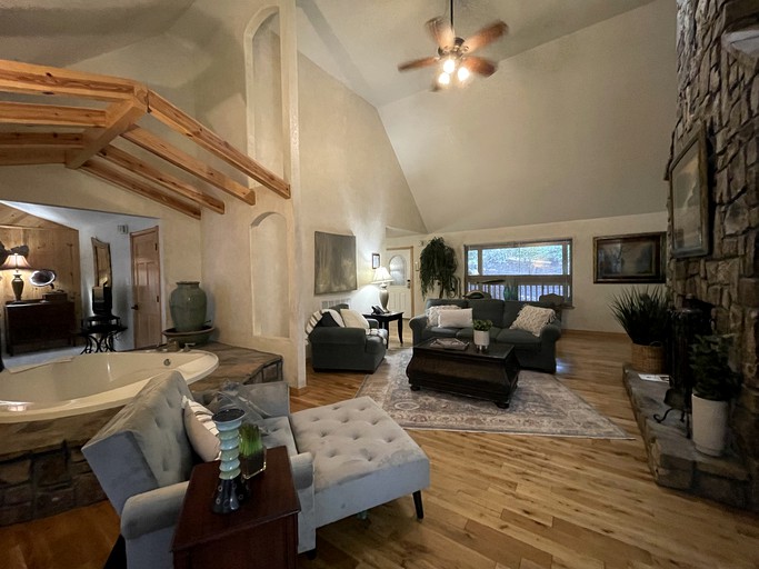 Cabins (United States of America, Mount Ida, Arkansas)