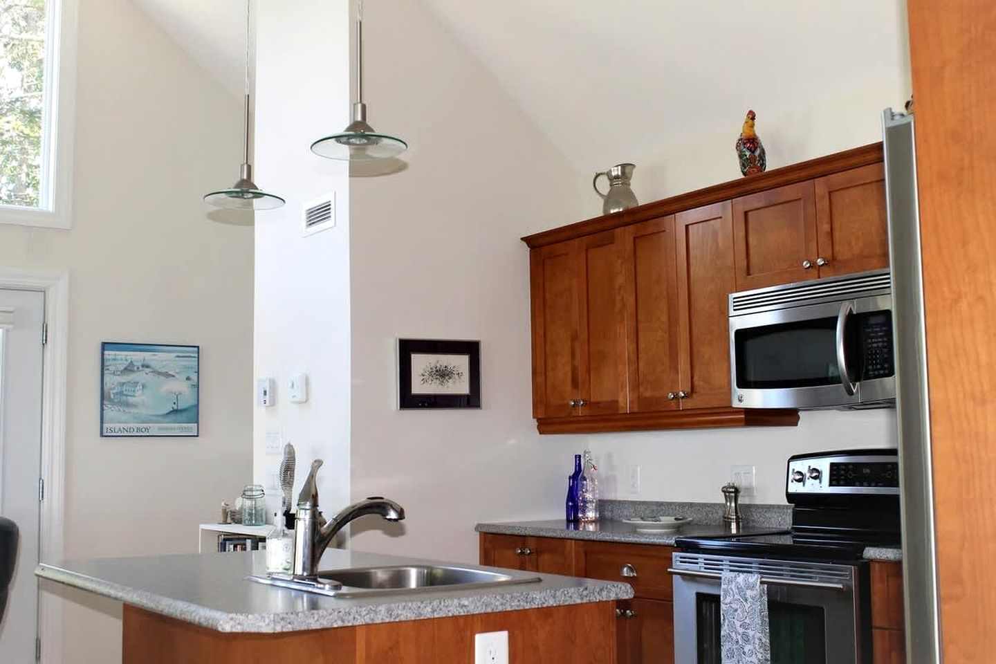 Romantic Waterfront Cottage with Private Beach & Fireplace Near Hancock, Maine