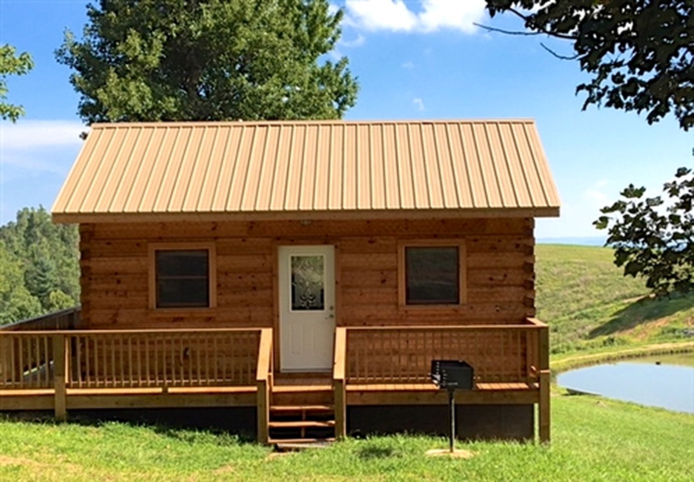 Cabins (United States of America, Purlear, North Carolina)