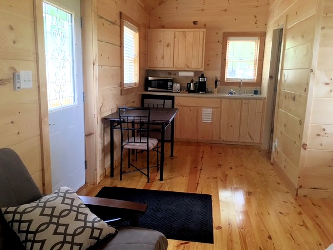 Cabins (United States of America, Purlear, North Carolina)