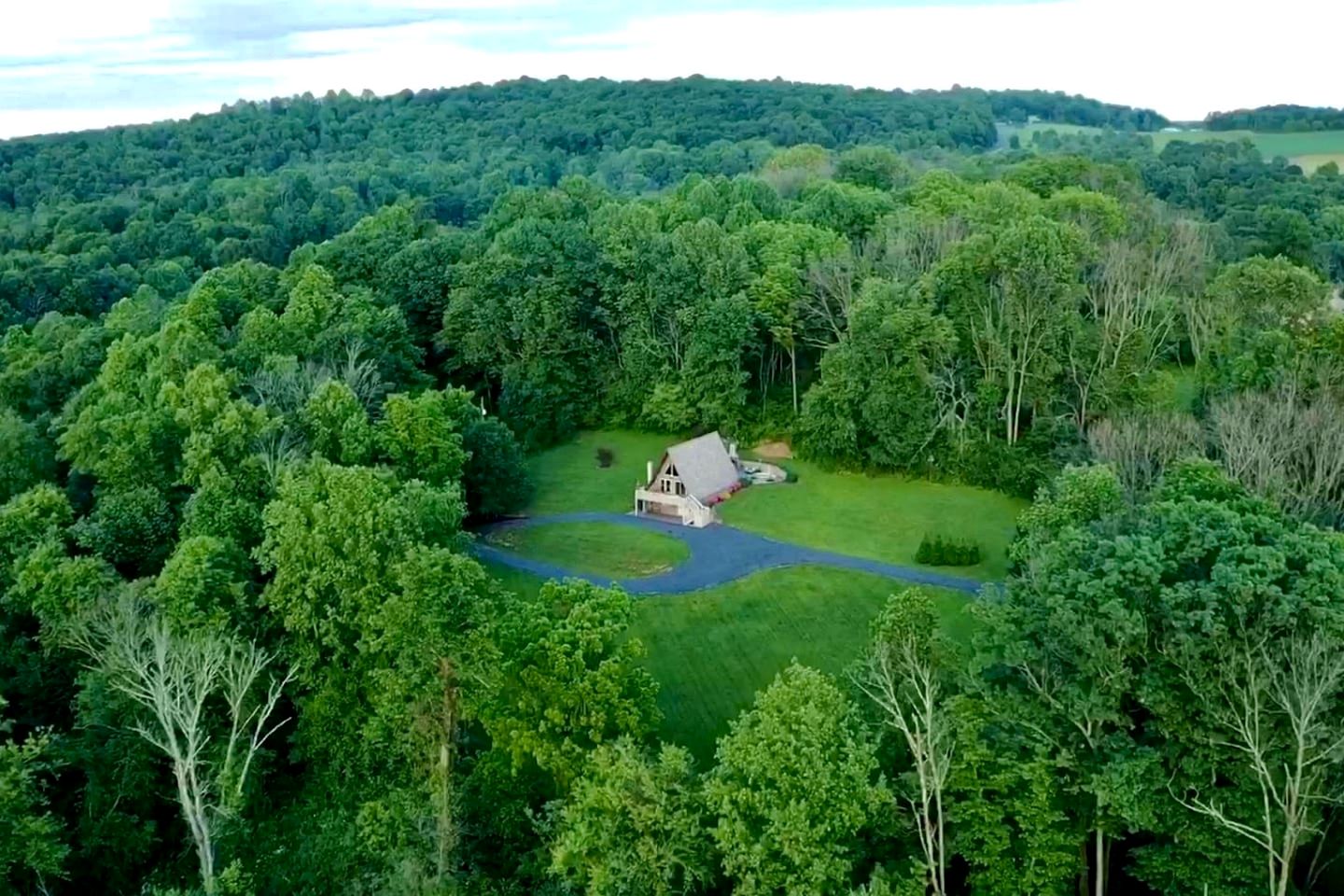 Fantastic A-Frame Cabin for a Couples' Getaway near Robesonia, Pennsylvania