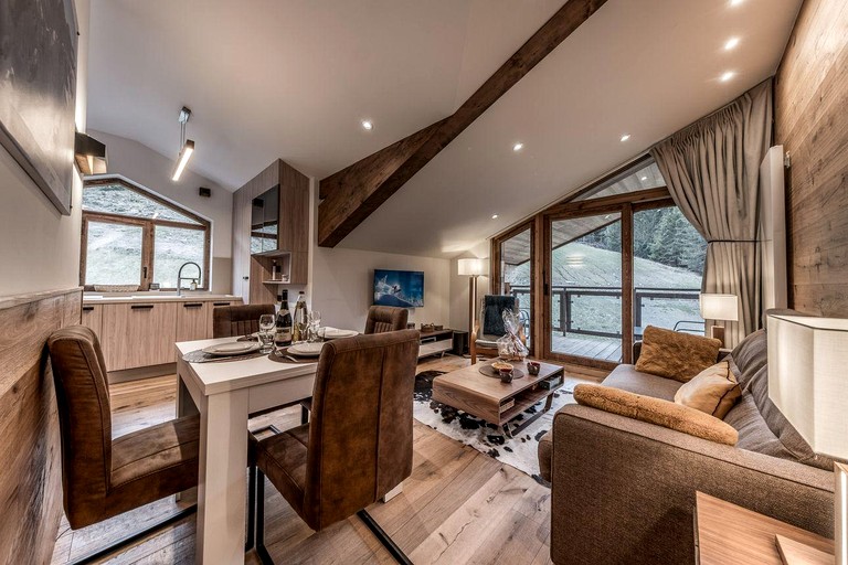 Vacation Rentals (France, Courchevel, Auvergne-Rhône-Alpes)