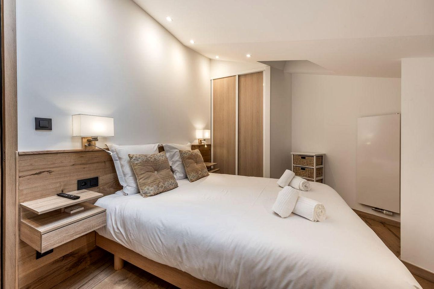 Cozy Luxury Penthouse with Panoramic Terrace Near Ski Lifts in Courchevel Moriond, France