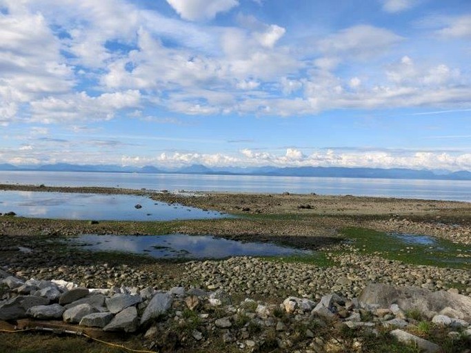 Cabins (Comox-Strathcona B, British Columbia, Canada)