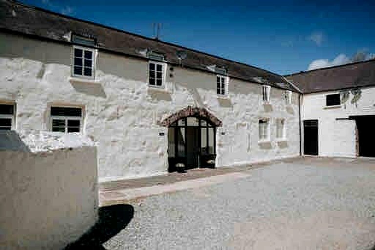 Cottages (United Kingdom, Milford Haven, Wales)