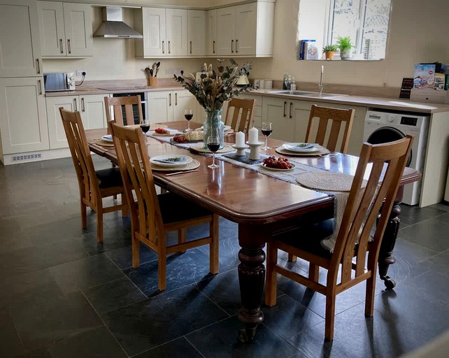 Cottages (United Kingdom, Milford Haven, Wales)
