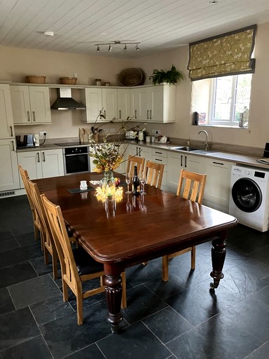 Cottages (United Kingdom, Milford Haven, Wales)