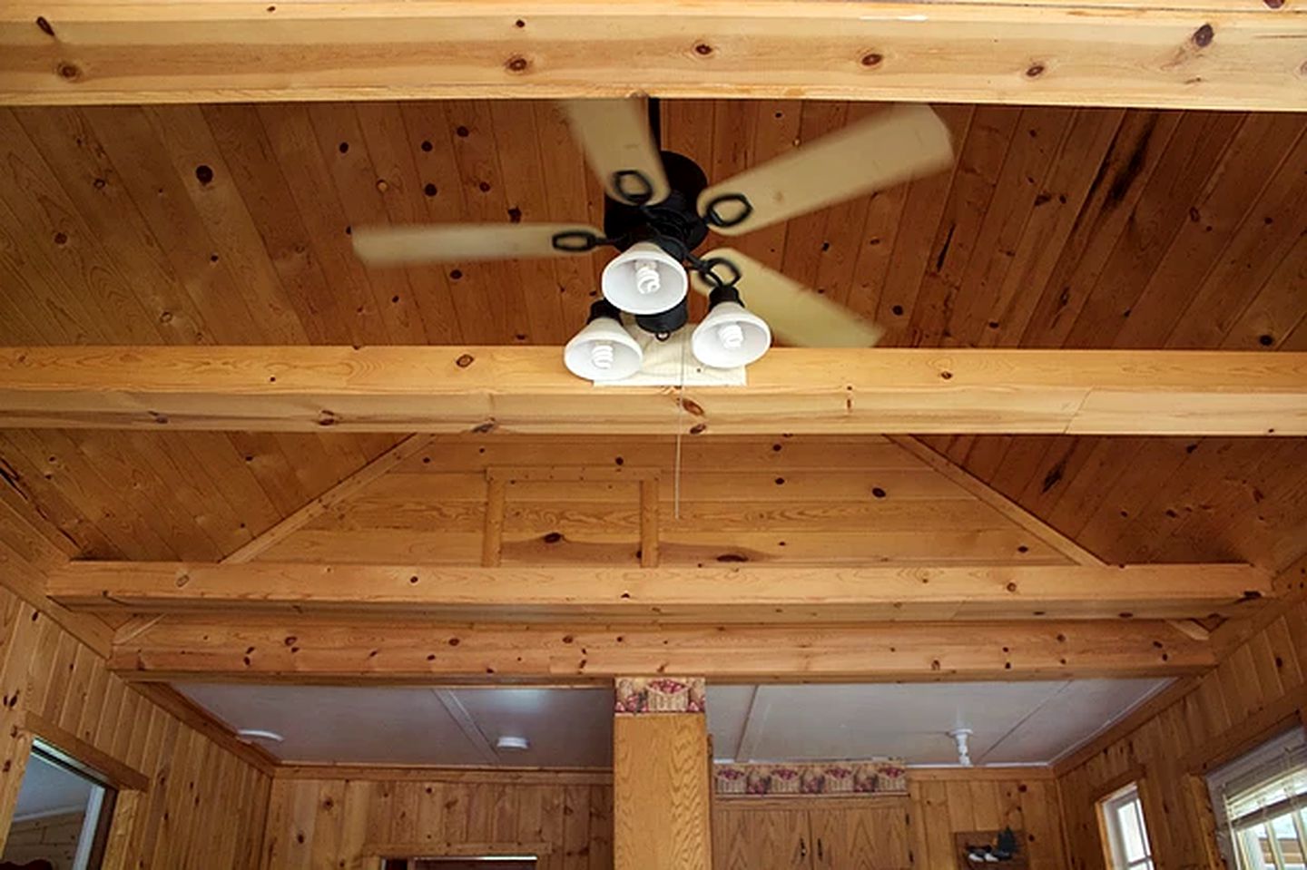 Lakefront Cabin Rental with a Screened-In Porch near Pequot Lakes, Minnesota