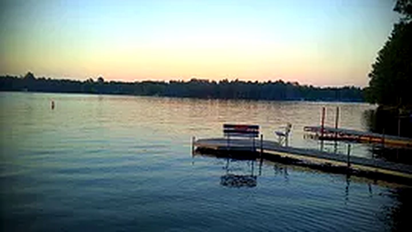 Lakefront Cabin Rental with a Screened-In Porch near Pequot Lakes, Minnesota