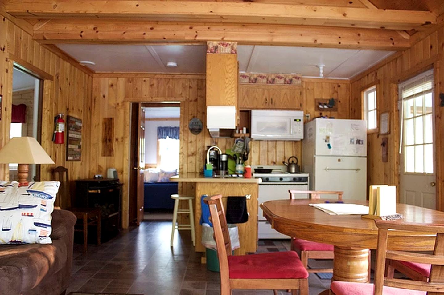 Lakefront Cabin Rental with a Screened-In Porch near Pequot Lakes, Minnesota