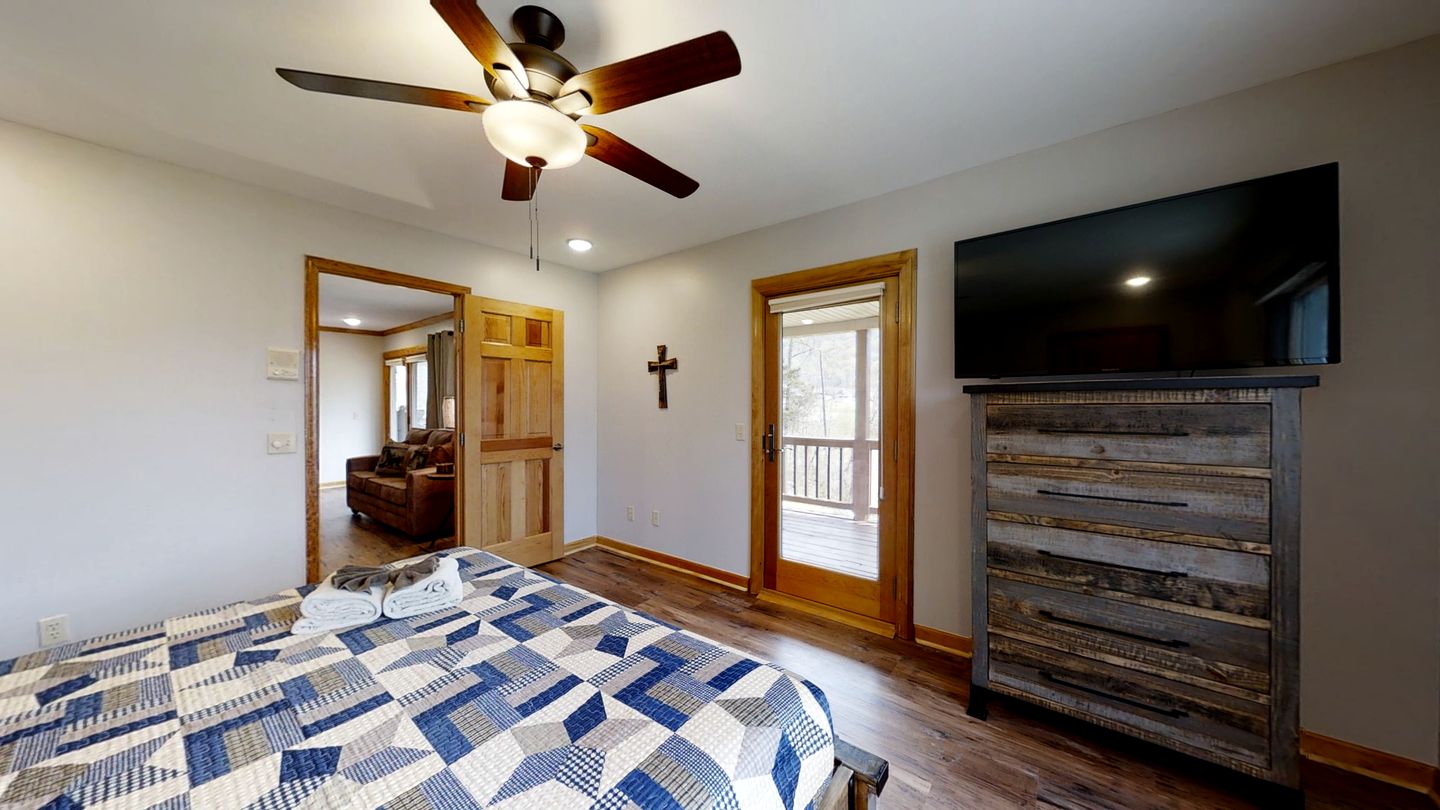 Gorgeous Cottage Nestled Amidst Trees with Foosball and Pool Table in Sevierville, Tennessee