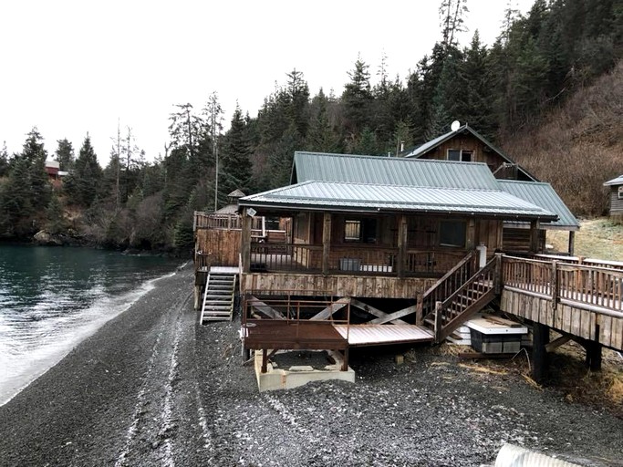 Log Cabins (Halibut Cove, Alaska, United States)