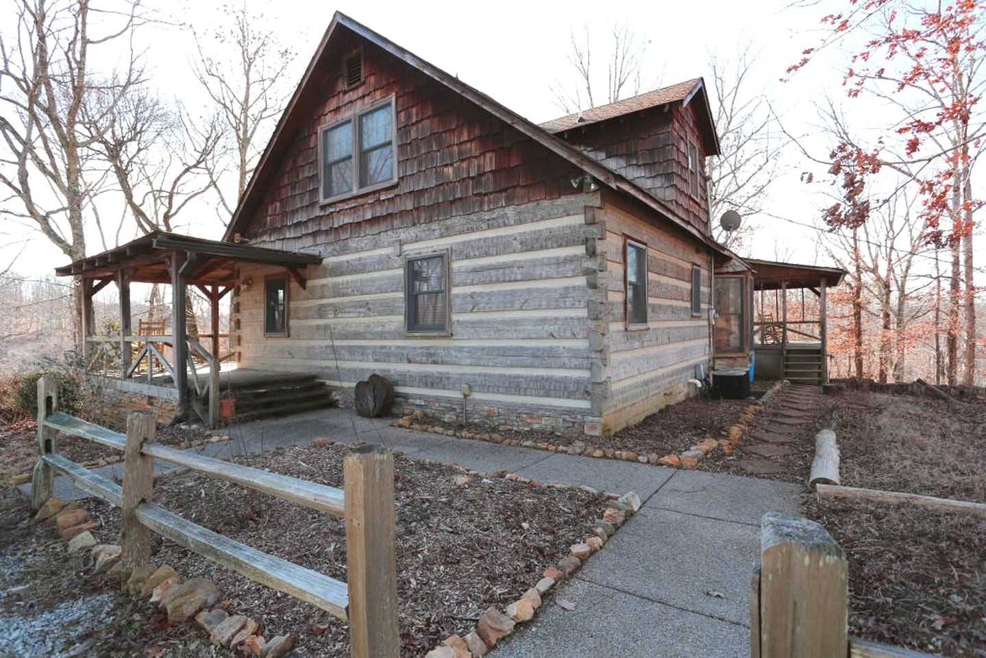 Rustic Cabin with Large Deck near Franklin, Tennessee