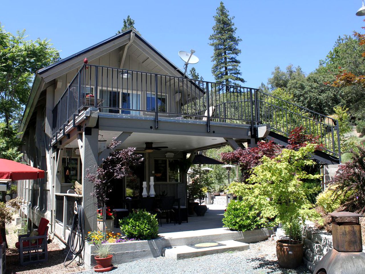 Stylish Art Deco Vacation Rental in Sierra Foothills, California