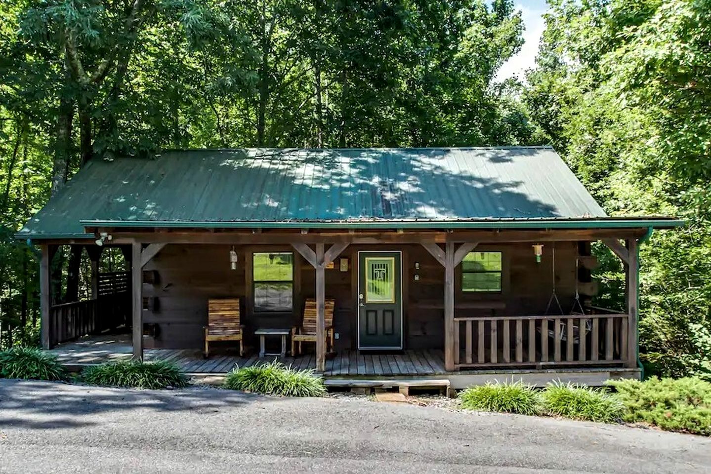 Tellico Cabins, Cabins 120499, Tellico Plains, United States of America