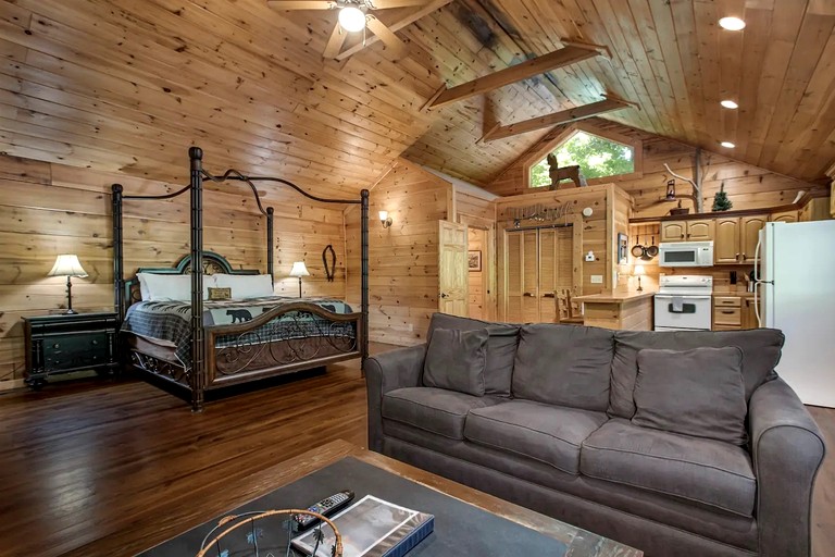 Tellico Cabins, Cabins 120499, Tellico Plains, United States of America