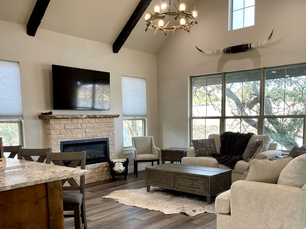 Breathtaking Secluded Cottage in Granbury, Texas