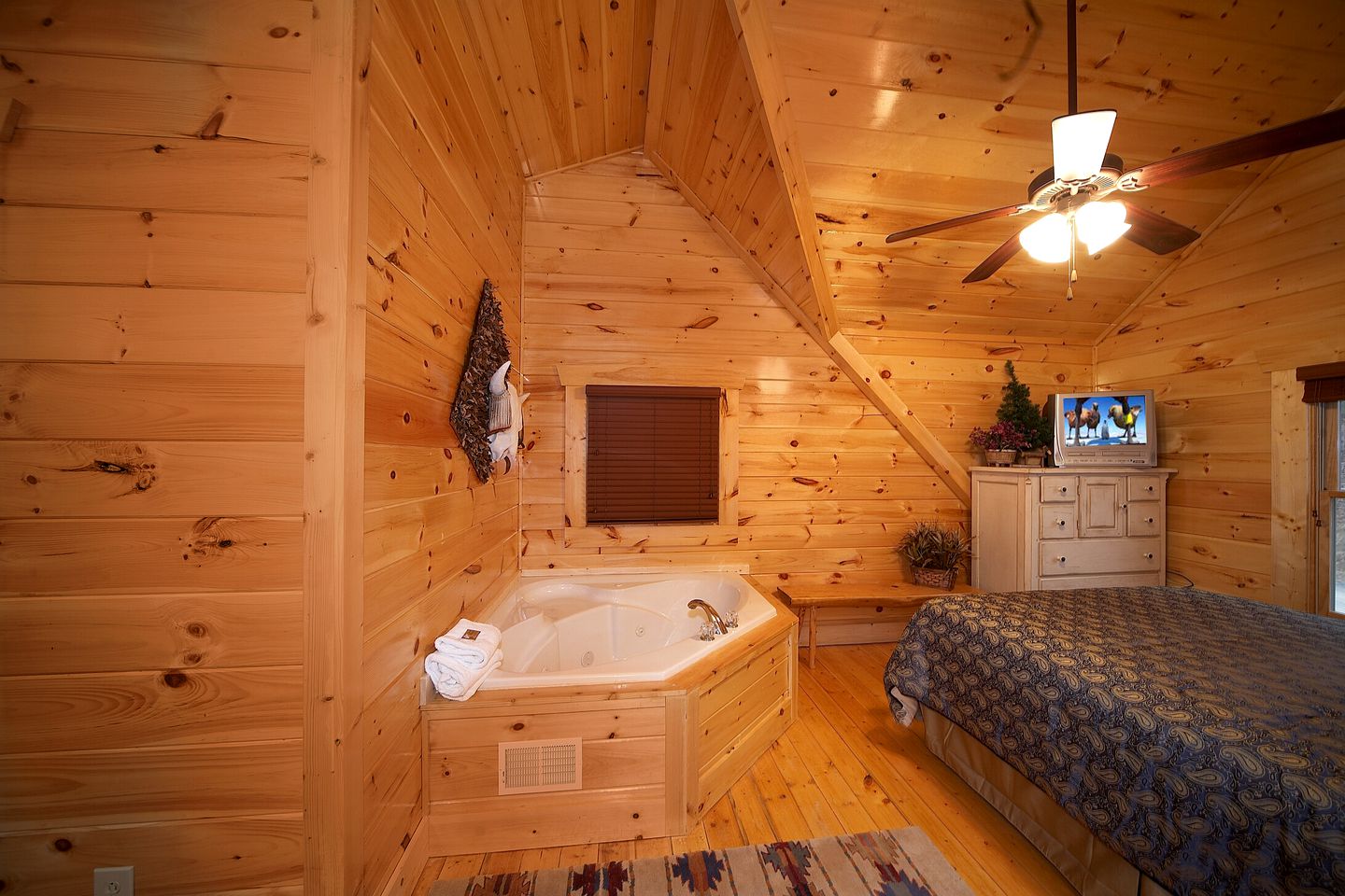 Spacious Gatlinburg Cabin Rental Ideal for a Getaway in Tennessee