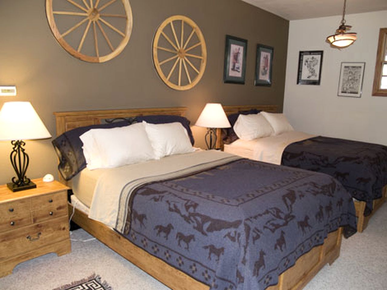 Spacious Bed and Breakfast Getaway with Horse Stables in Laramie, Wyoming