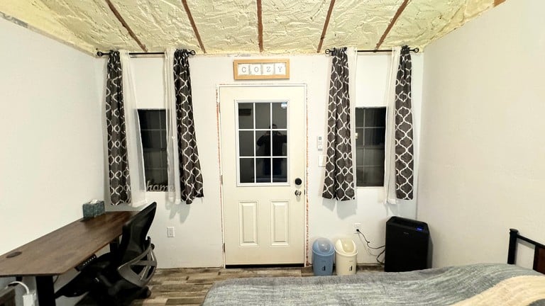 Tiny Houses (United States of America, Yokuts Valley, California)
