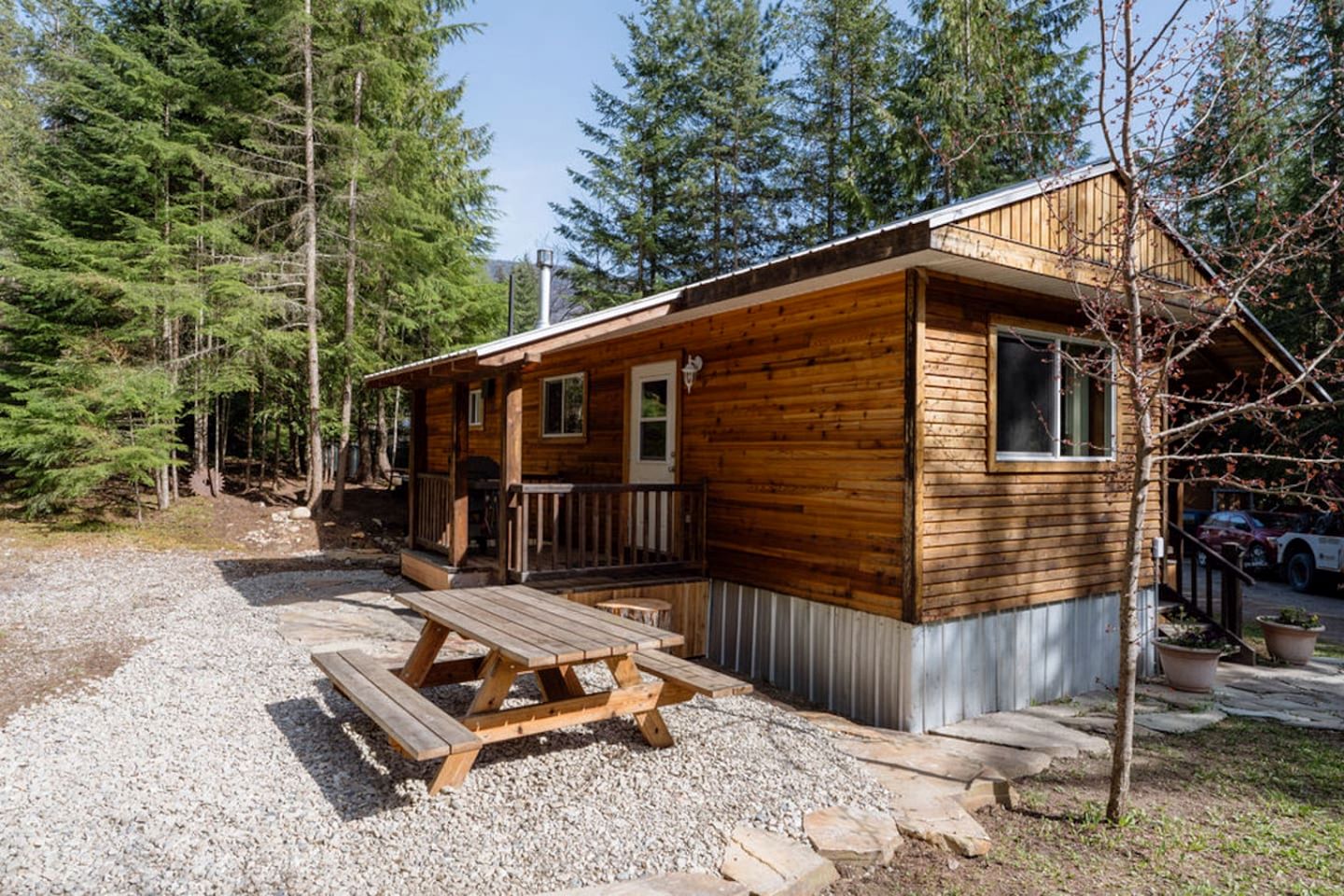 Charming Forest Retreat Cabin with Covered Porch near Scenic Outdoor Adventures in Central Kootenay D, Canada