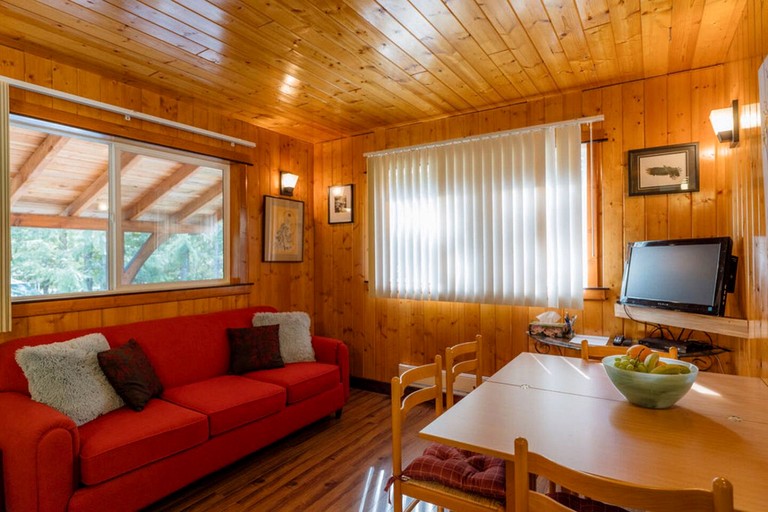 Vacation Rentals (Canada, --, --)