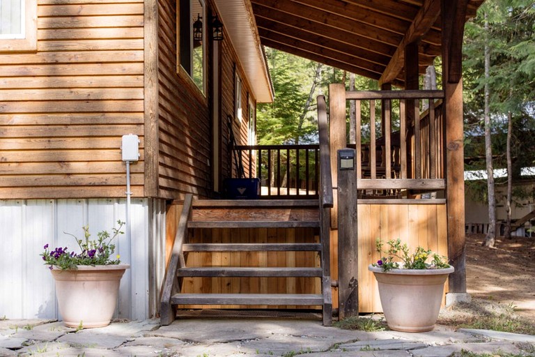 Vacation Rentals (Canada, --, --)