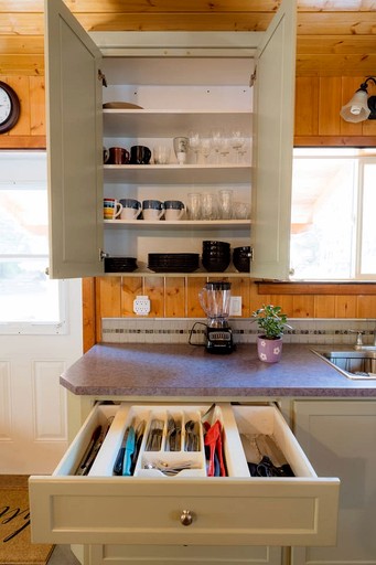 Vacation Rentals (Canada, --, --)