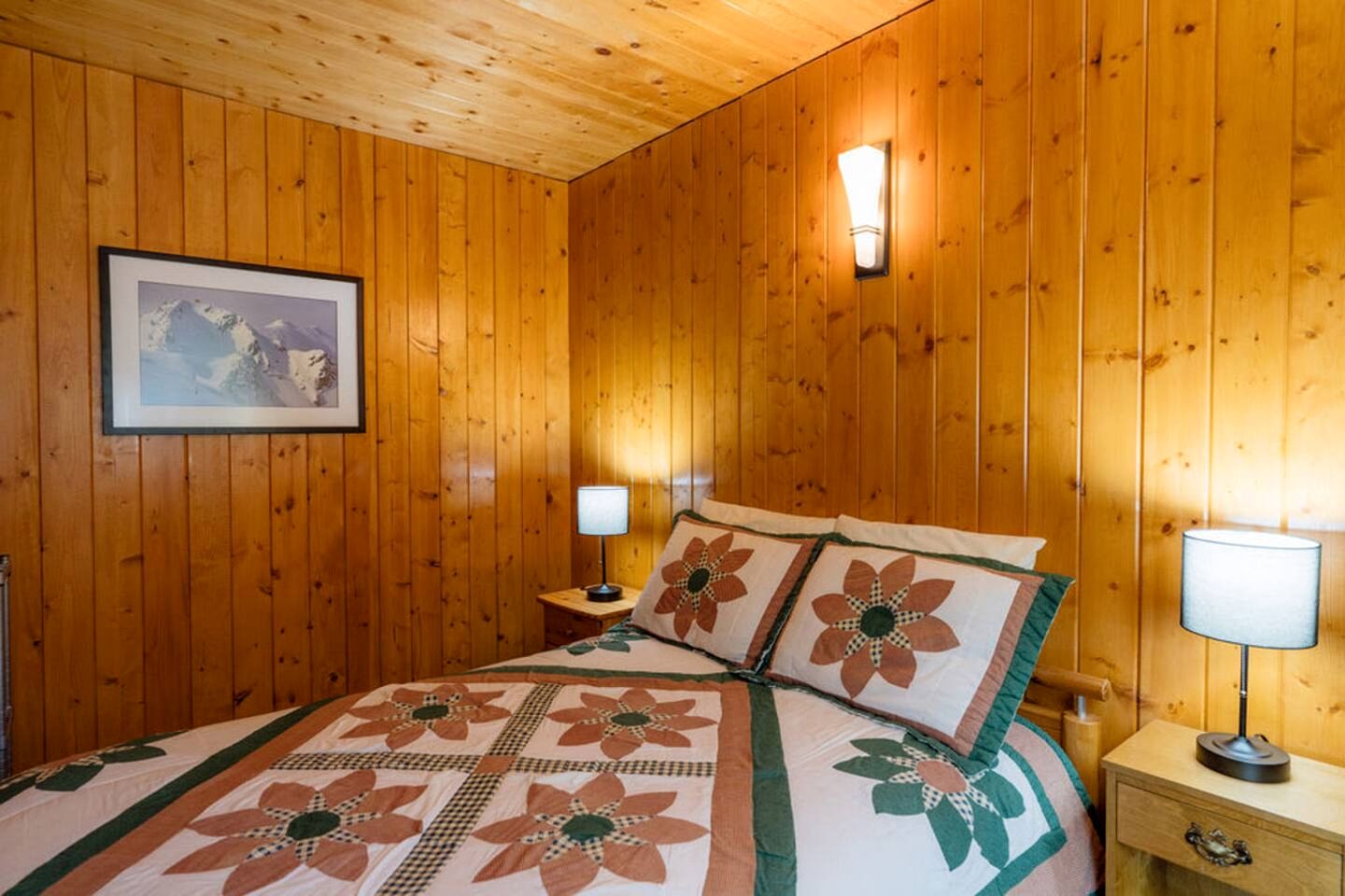 Charming Forest Retreat Cabin with Covered Porch near Scenic Outdoor Adventures in Central Kootenay D, Canada