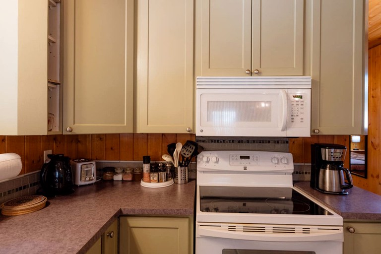 Vacation Rentals (Canada, --, --)