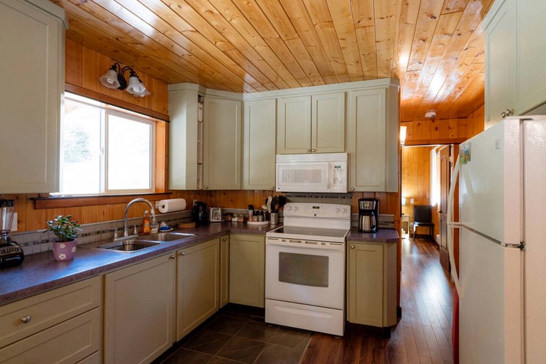 Vacation Rentals (Canada, --, --)