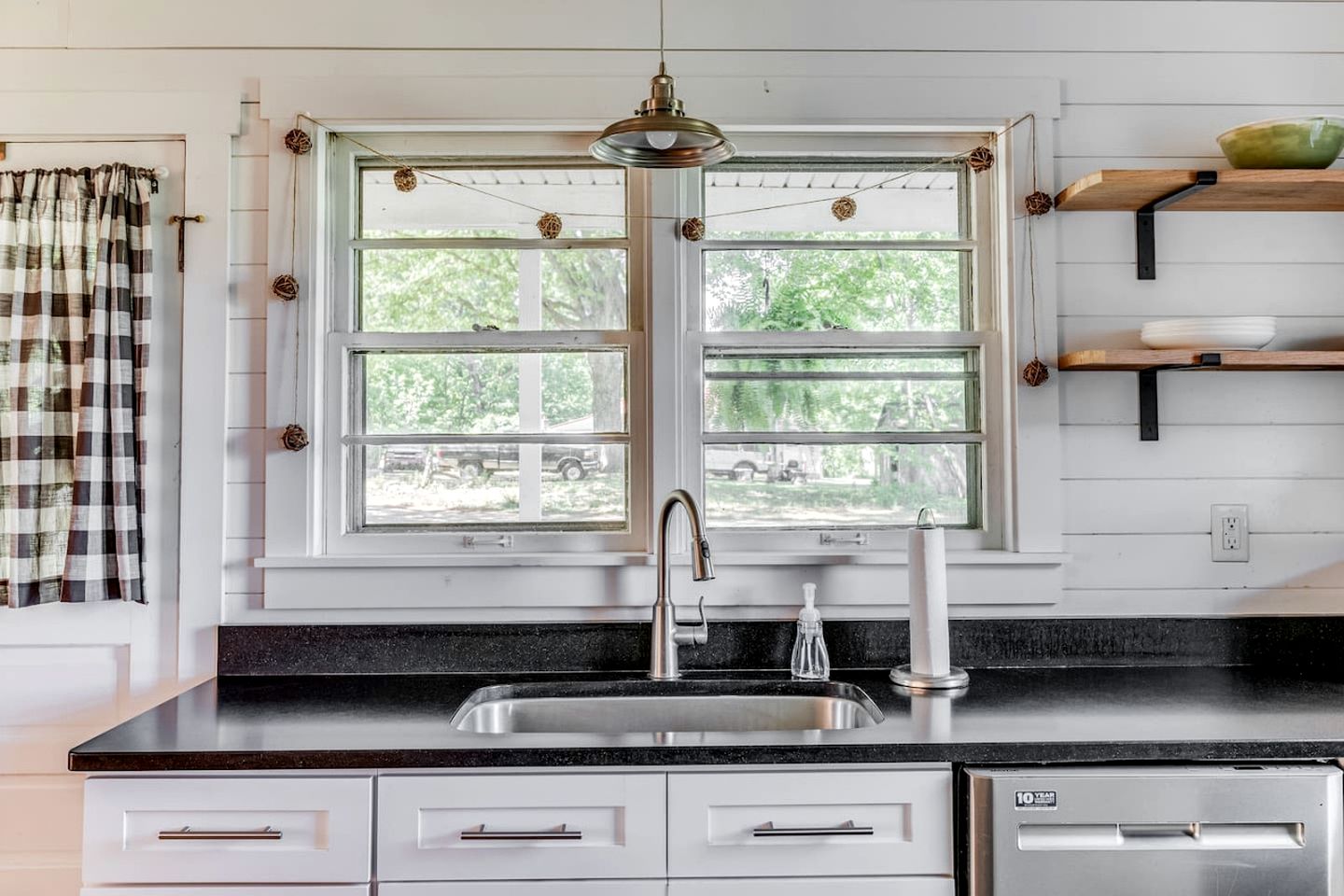 Spectacular Cottage with Incredible Forest Sights in Bedford, Virginia