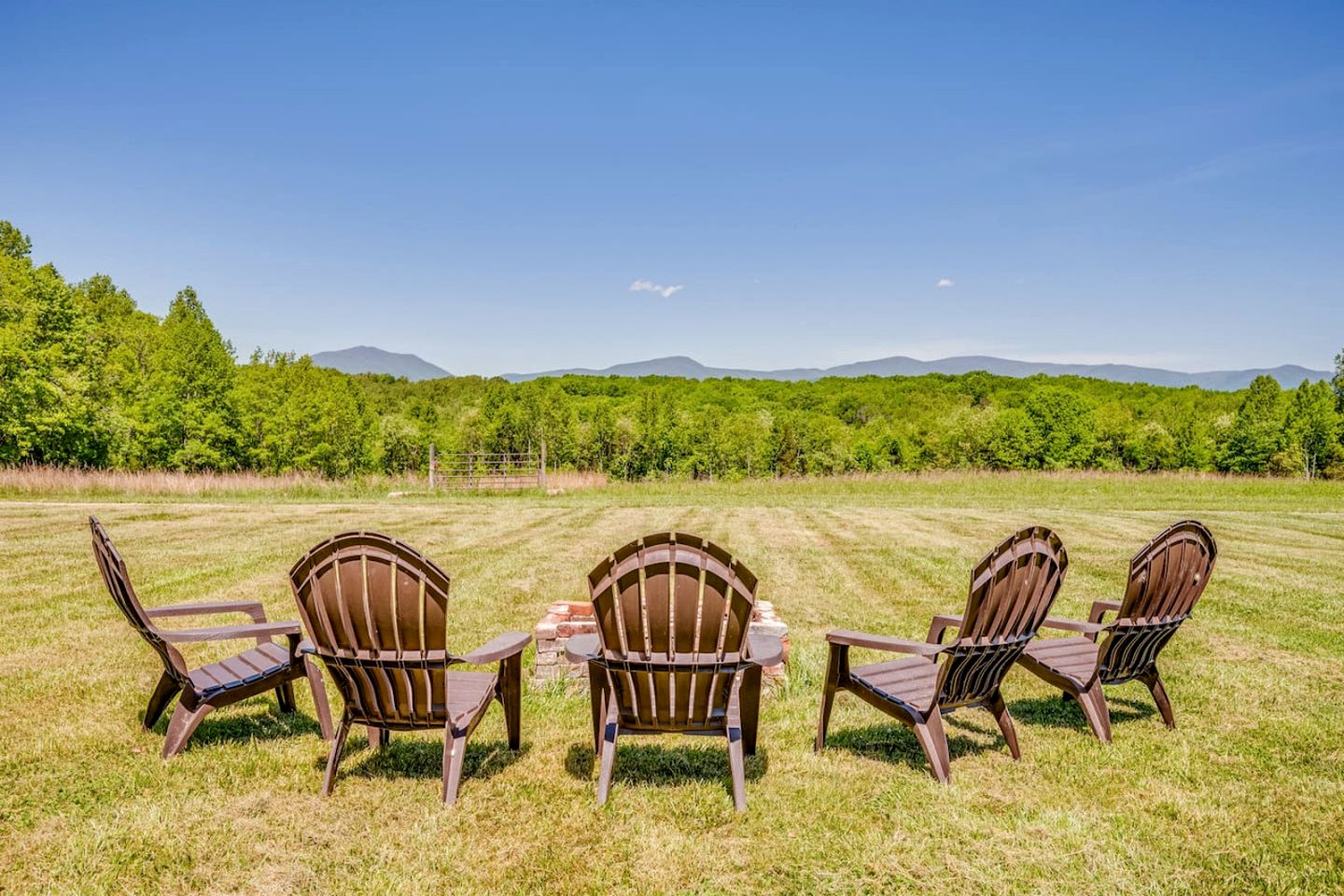 Spectacular Cottage with Incredible Forest Sights in Bedford, Virginia